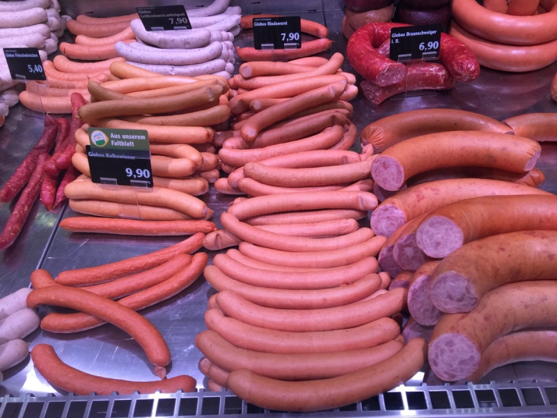 boutique-POURCIEUX-min_sausages_meat_butchery-1069321